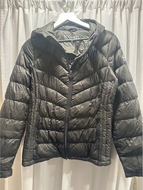 (1)Michael Kors Black Packable Down Fill Puffer Jacket Size S